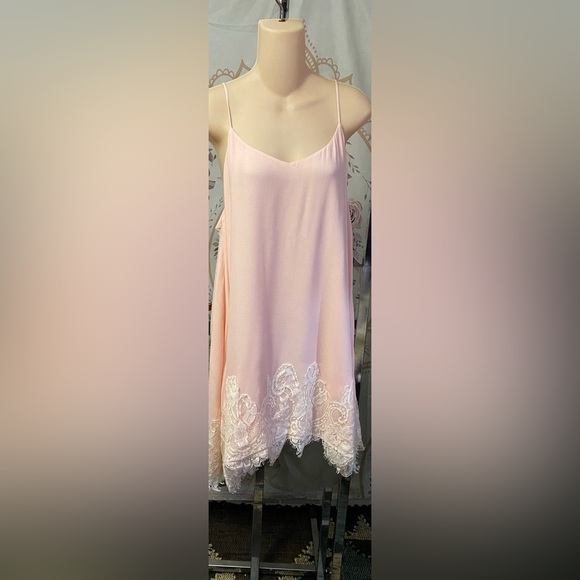 EUC Lockett Lace Mini Dress in Light Pink Lace by Show Me Your Mumu Medium - Picture 1 of 9